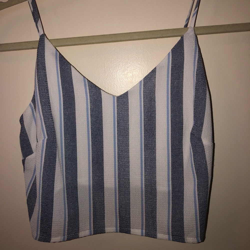 Striped crop top 💫